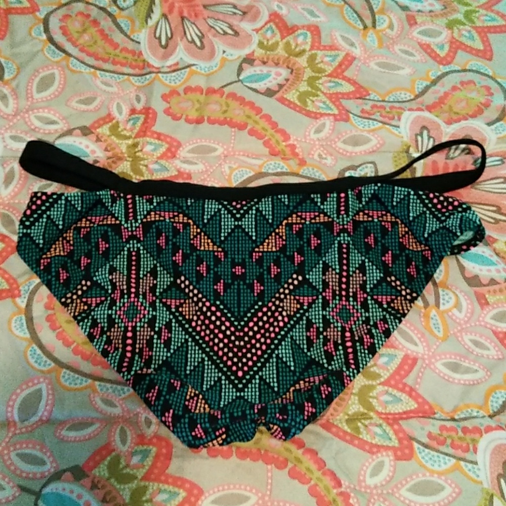 Swimsuit - Picture 3 of 4